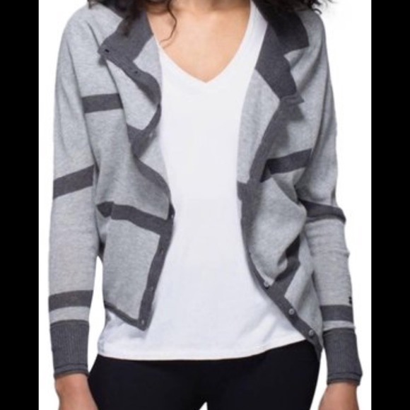 EEUC Lululemon wear it two ways cardigan. Size 6 - Picture 2 of 7